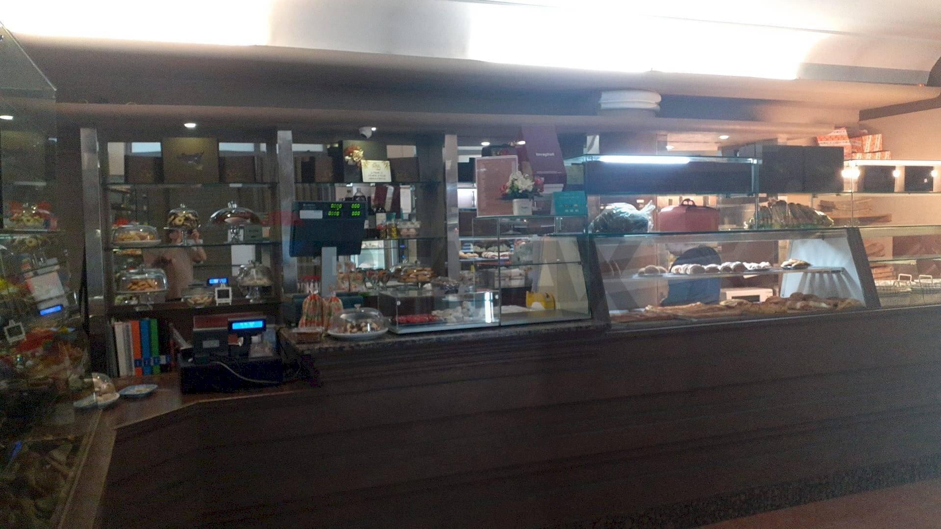 Non correlato - Attività Commerciale Via Italia
 
110, Siracusa - foto 3