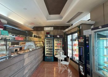 Ricezione / Lobby - Attività Commerciale Via Italia
110, Siracusa - foto 1