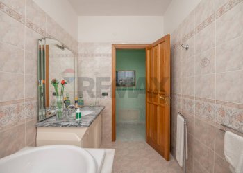 Bagno - Independent house via Lombardia
 
54, Pachino - photo 18