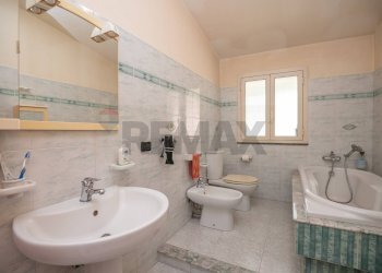 Bagno - Independent house via Lombardia
 
54, Pachino - photo 24