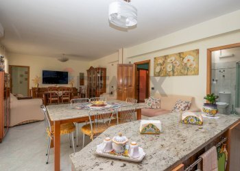 Sala da pranzo - Independent house via Lombardia
 
54, Pachino - photo 35