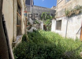 Edificio all\'aperto - Casa indipendente via Vittorio Emanuele III
 
461, Canicattini Bagni - foto 9