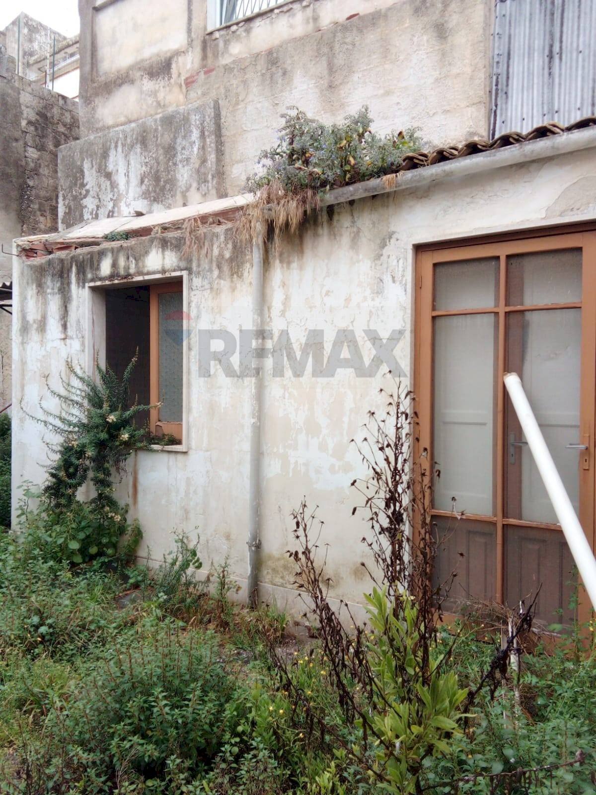 Casa all\'aperto - Casa indipendente via Vittorio Emanuele III
 
463, Canicattini Bagni - foto 3