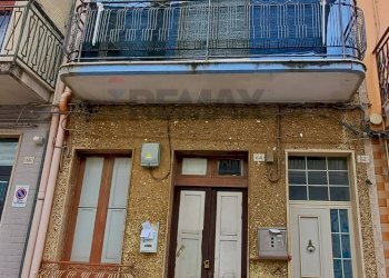 Edificio all\'aperto - Casa semi indipendente via Fratelli Amato
 
62, Floridia - foto 1