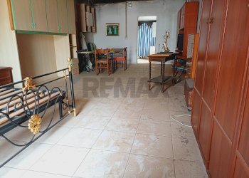 Sala da pranzo - Casa semi indipendente via Fratelli Amato
 
62, Floridia - foto 5