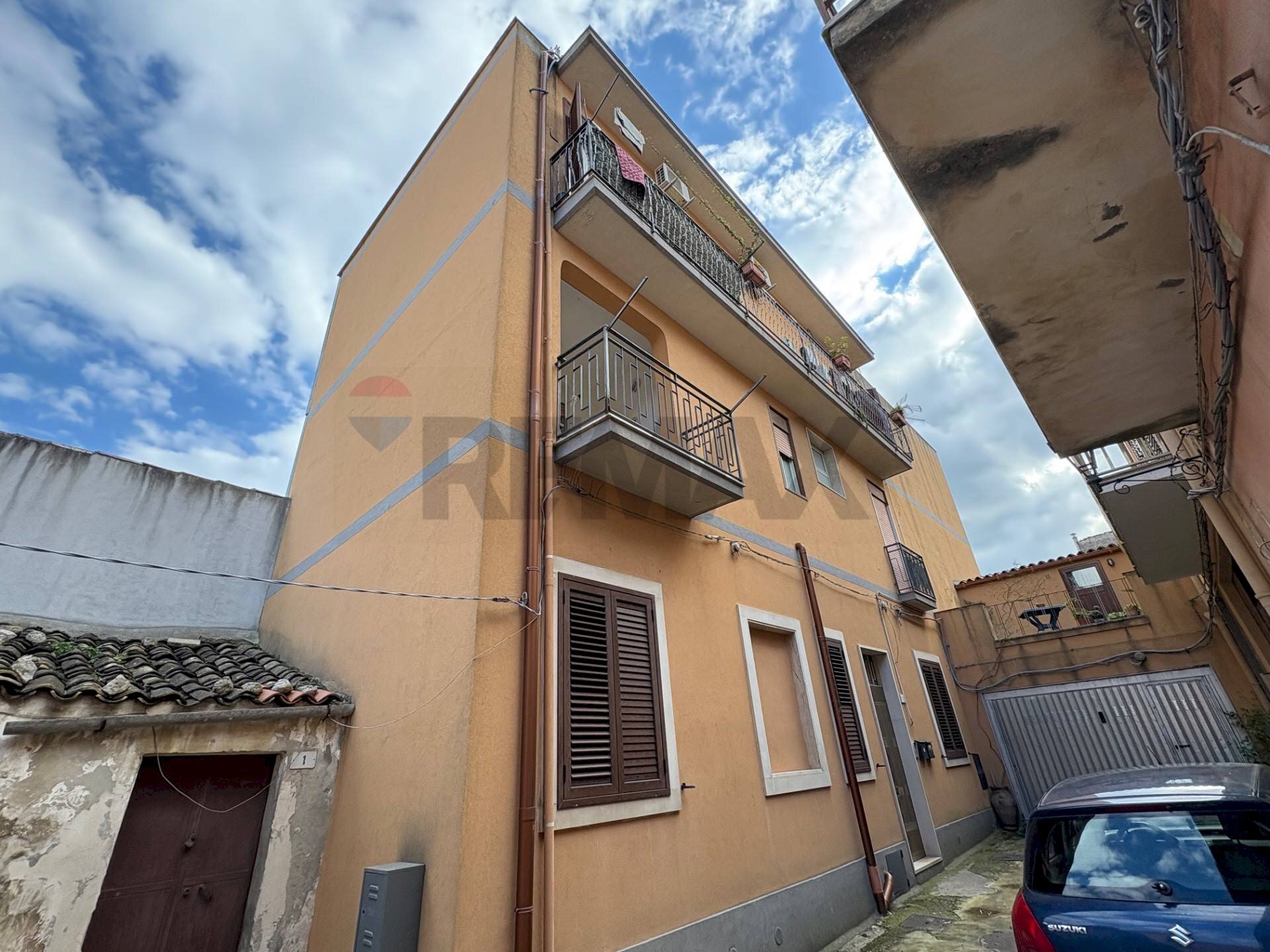 Edificio all\'aperto - Quadrilocale RONCO ELISABETTA
 
2, Ferla - foto 1