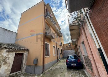 Edificio all\'aperto - Quadrilocale RONCO ELISABETTA
 
2, Ferla - foto 30