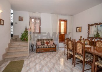 Salone - Independent house via Vittorio Emanuele
 
67, Melilli - photo 1