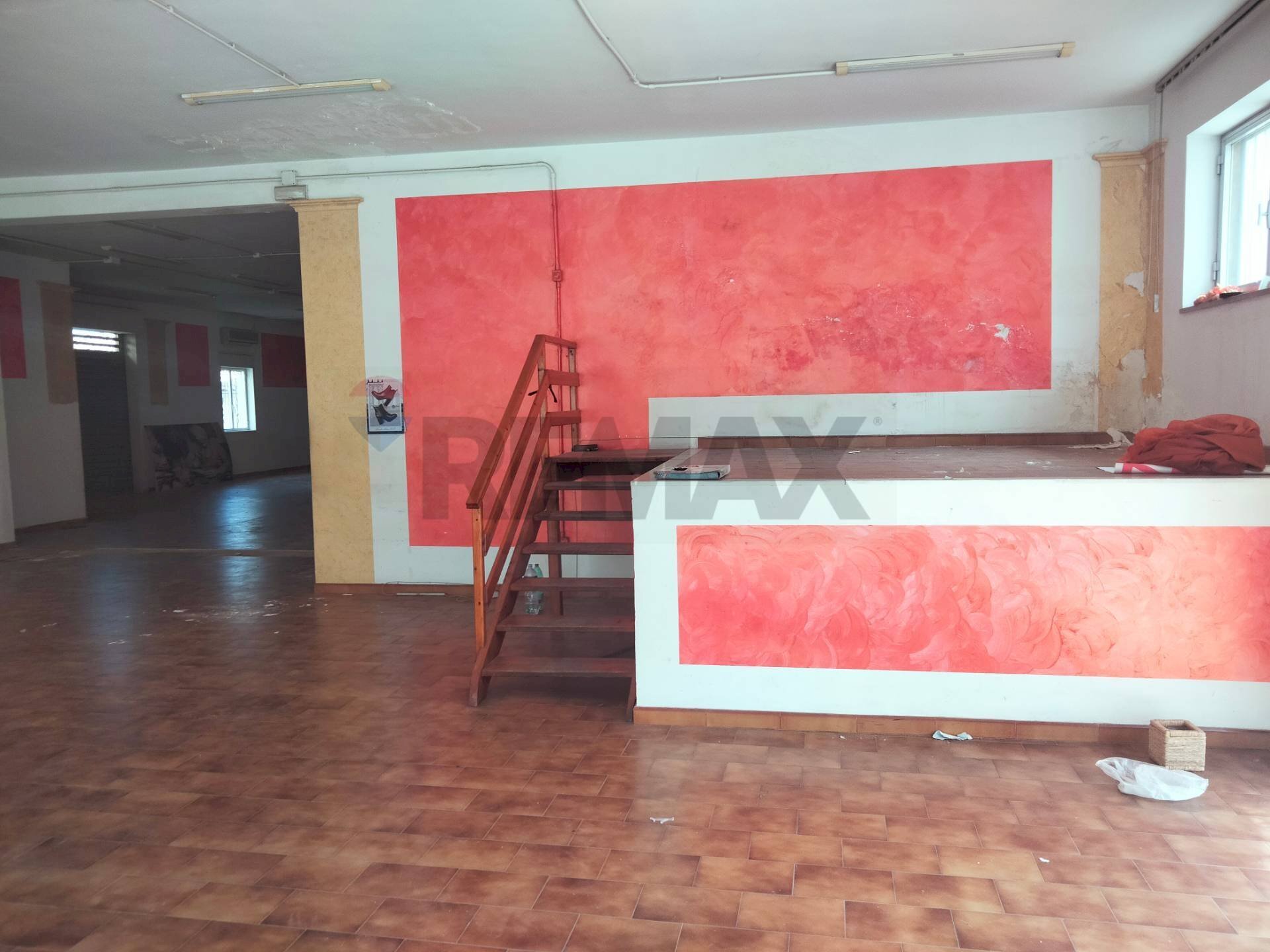 Camera / camera da letto - Locale Commerciale via Libertà
 
111, Pachino - foto 2