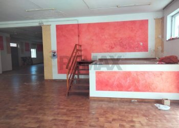 Camera / camera da letto - Locale Commerciale via Libertà
 
111, Pachino - foto 2