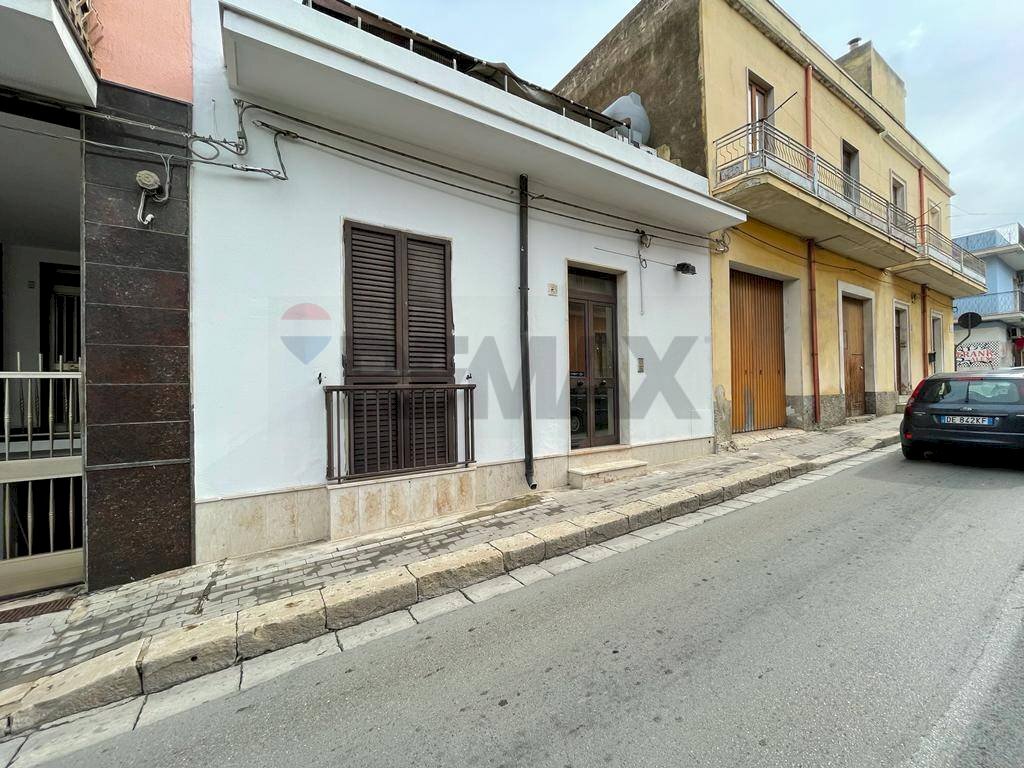 Edificio all\'aperto - Casa indipendente via Marsala
 
93, Pachino - foto 1