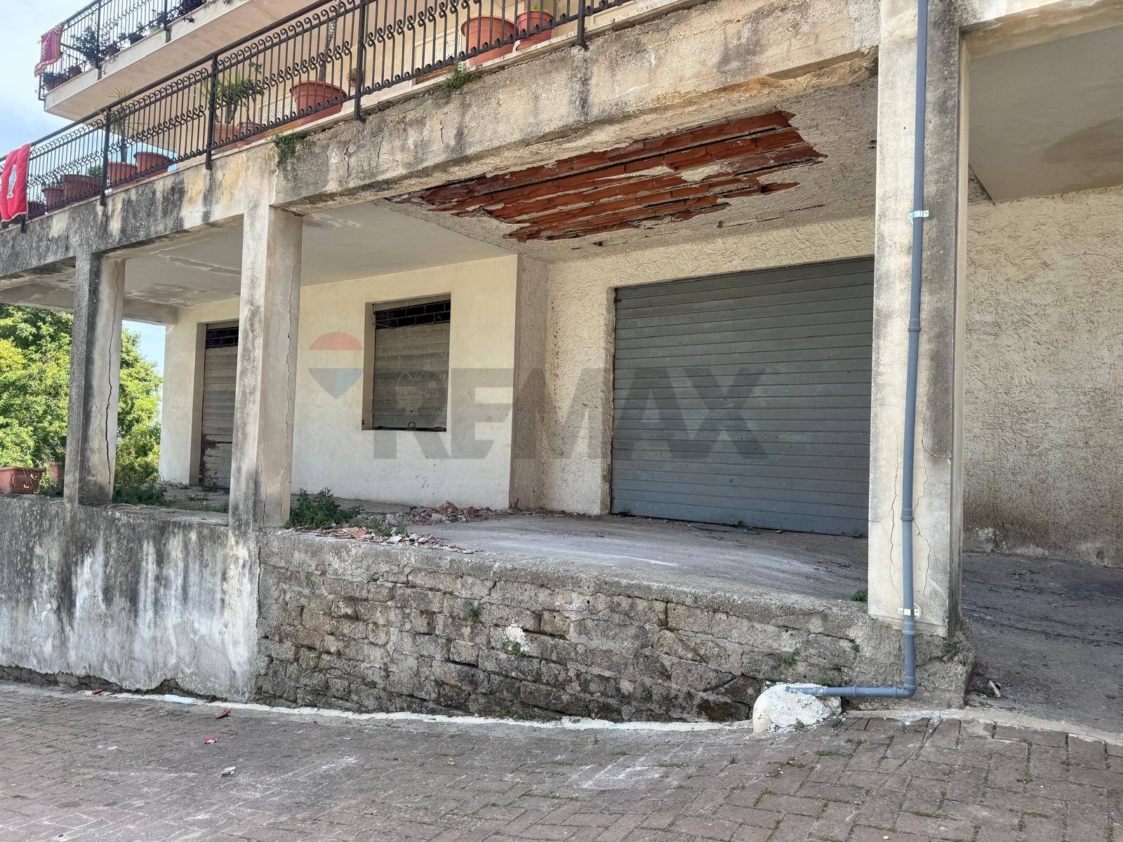 Esterno - Box Via San Giovanni
 
7/9/11, Melilli - foto 3