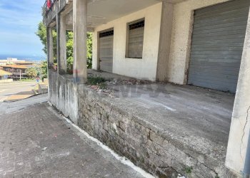 Esterno - Box Via San Giovanni
 
7/9/11, Melilli - foto 1