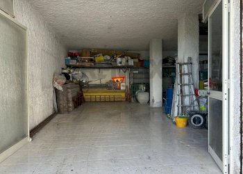 Interno - Box Via San Giovanni
 
7/9/11, Melilli - foto 7