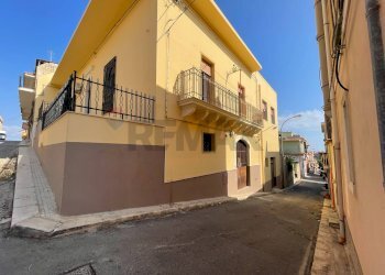 Edificio all\'aperto - Villa Via Ciro Menotti
 
95, Pachino - foto 7