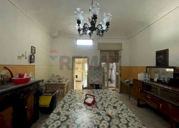 Sala da pranzo - Villa Via Ciro Menotti
 
95, Pachino - foto 24