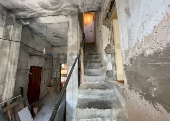 Scale - Villa Via Ciro Menotti
 
95, Pachino - foto 61