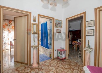 Hall / corridoio - Casa indipendente Via Giovanni Lanza
 
9 - 11, Pachino - foto 26