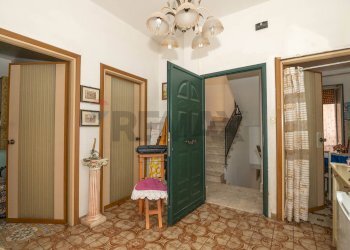 Hall / corridoio - Casa indipendente Via Giovanni Lanza
 
9 - 11, Pachino - foto 29