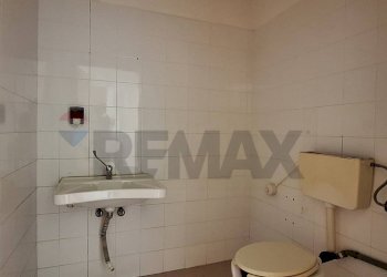 Bagno - Locale Commerciale Contrada Cozzo - Viale Paradido
 
snc, Pachino - foto 9