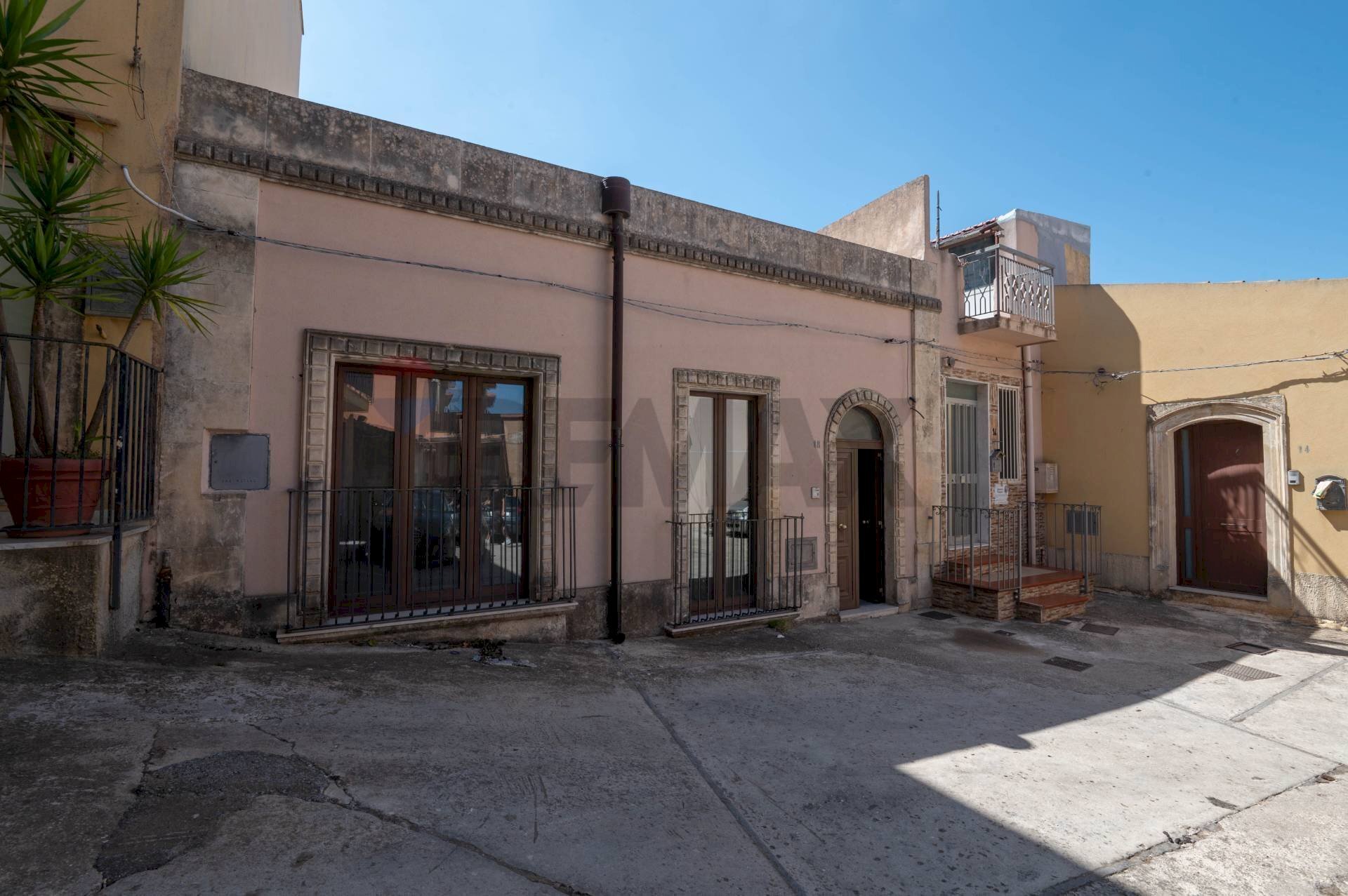 Facciata - Independent house Via Pozzo Crivello
 
20, Melilli - photo 3