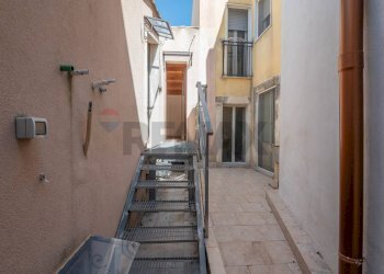 Scala esterna - Independent house Via Pozzo Crivello
 
20, Melilli - photo 31