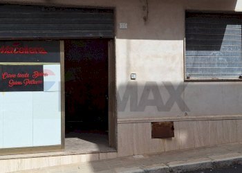 Edificio all\'aperto - Negozio Via Maddalena
55, Rosolini - foto 2