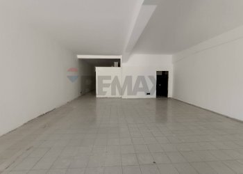 Stanza vuota - Locale Commerciale Viale Sebastiano Fortuna
 
53, Pachino - foto 5