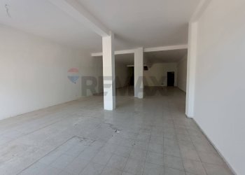 Stanza vuota - Locale Commerciale Viale Sebastiano Fortuna
 
53, Pachino - foto 6