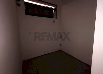 Stanza vuota - Locale Commerciale Viale Sebastiano Fortuna
 
53, Pachino - foto 8