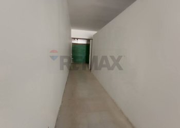 Hall / corridoio - Locale Commerciale Viale Sebastiano Fortuna
 
53, Pachino - foto 16