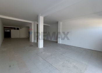 Stanza vuota - Locale Commerciale Viale Sebastiano Fortuna
 
53, Pachino - foto 22