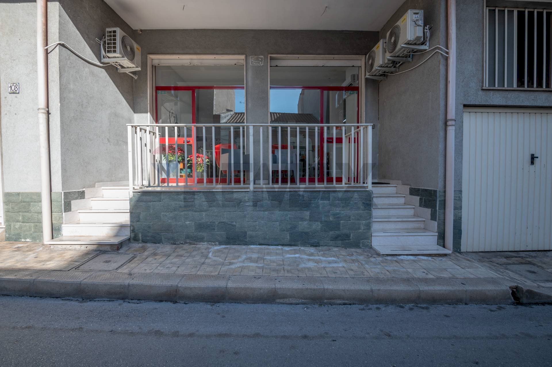 Casa all\'aperto - Negozio Via Palestro
 
106/108, Priolo Gargallo - foto 1