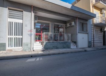 Edificio all\'aperto - Negozio Via Palestro
 
106/108, Priolo Gargallo - foto 11