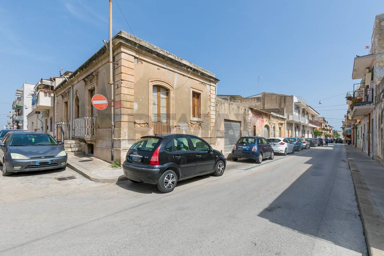 Edificio all\'aperto - Independent house Via dei Platamoni
 
22, Priolo Gargallo - photo 2