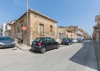 Edificio all\'aperto - Casa indipendente Via dei Platamoni
 
22, Priolo Gargallo - foto 2