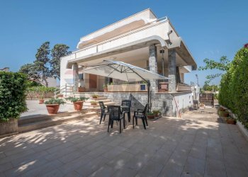 Casa all\'aperto - Villa CONTRADA SAN LORENZO STRADA IV
 
SNC, Noto - foto 2