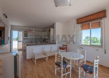 Sala da pranzo - Villa CONTRADA SAN LORENZO STRADA IV
 
SNC, Noto - foto 40