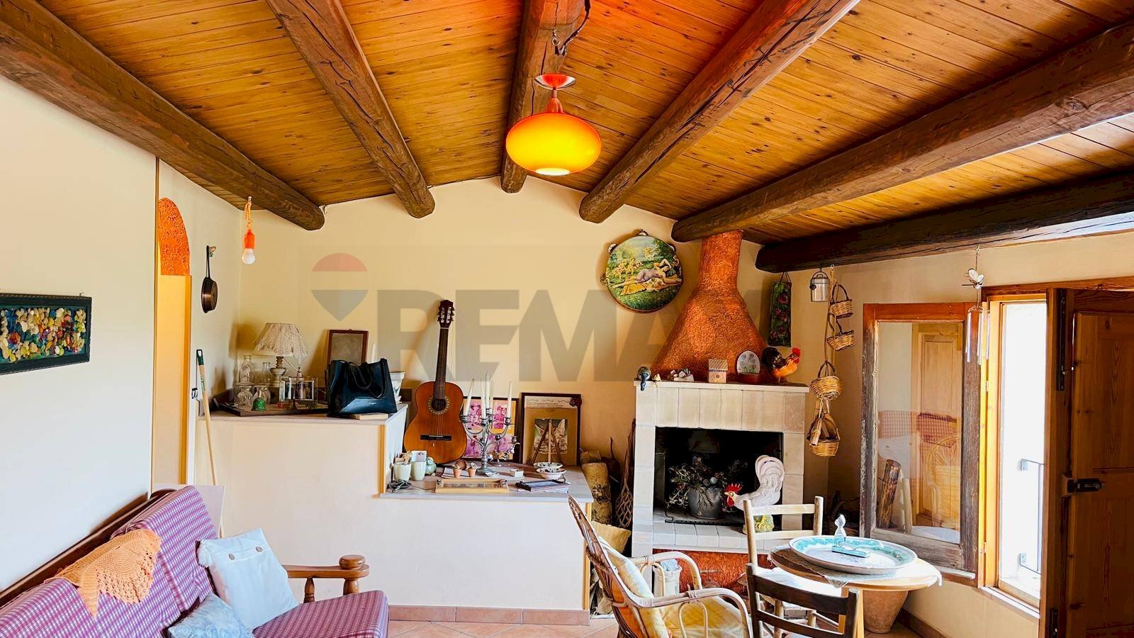 Soggiorno - Independent house via archimede
 
26, Monterosso Almo - photo 3