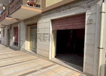 Edificio all\'aperto - Locale Commerciale viale annunziata
 
59, Priolo Gargallo - foto 5