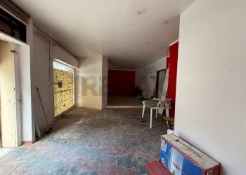 Hall / corridoio - Locale Commerciale viale annunziata
 
59, Priolo Gargallo - foto 11