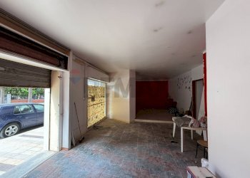 Hall / corridoio - Locale Commerciale viale annunziata
 
59, Priolo Gargallo - foto 27