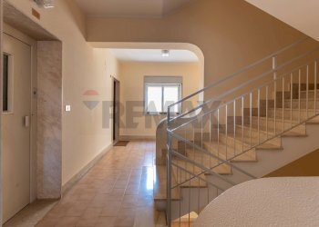 Scale - Appartamento Via f. Orsini
 
100, Avola - foto 27