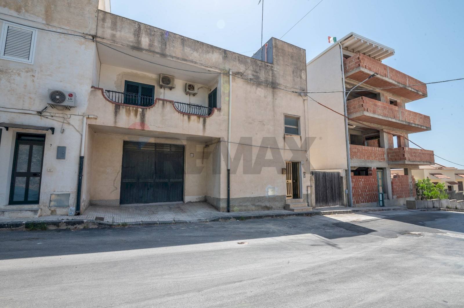 Edificio all\'aperto - Independent house VIA CARLO CARRA'
 
9, Noto - photo 1