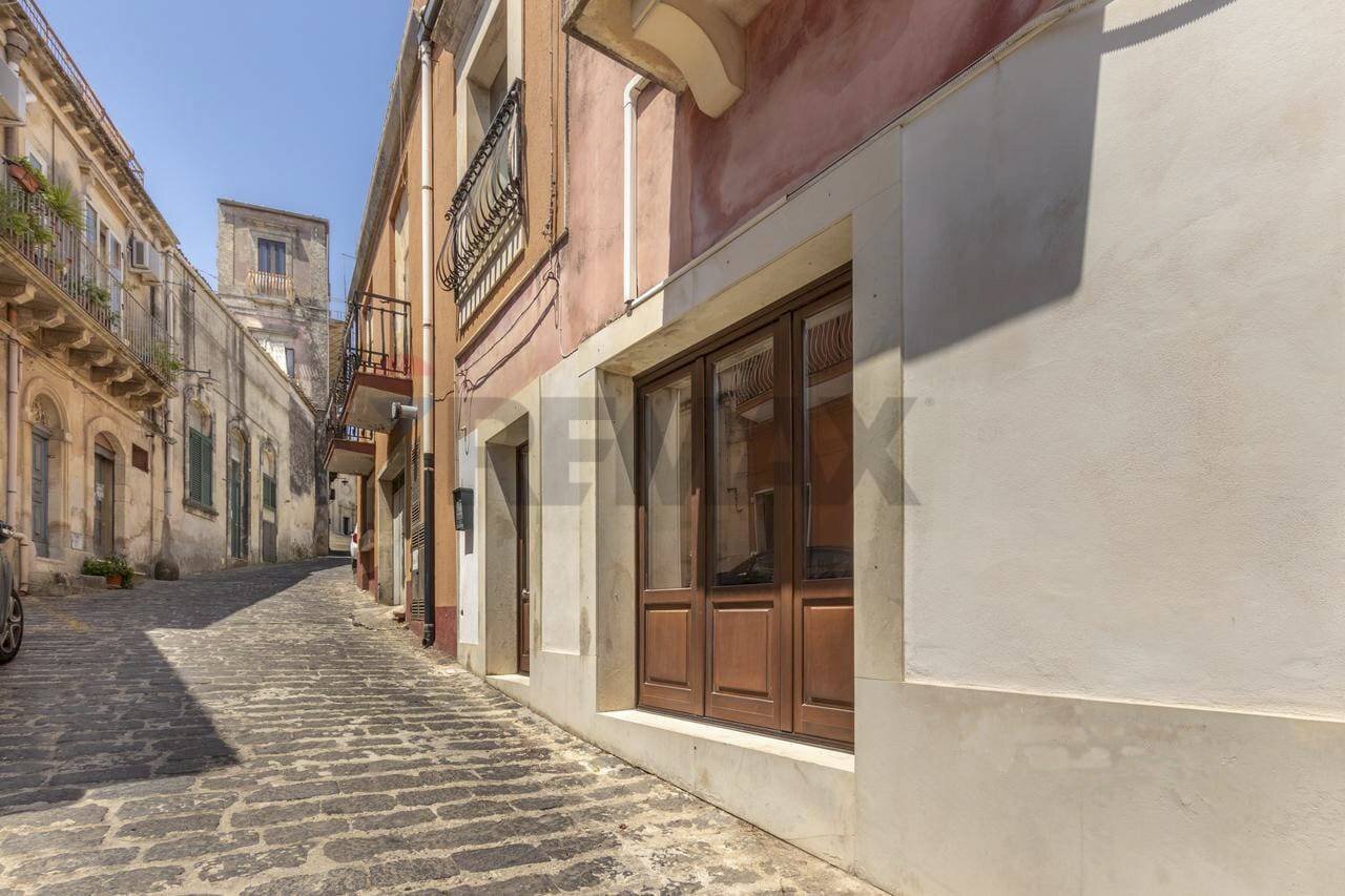 Edificio all\'aperto - Casa indipendente via Pietro Messina
 
25, Palazzolo Acreide - foto 2