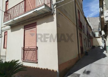 Edificio all\'aperto - Appartamento ronco aurispa
 
1, Palazzolo Acreide - foto 2