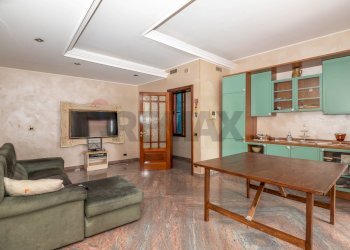 Soggiorno - Casa semi indipendente Via Archimede
 
13, Solarino - foto 15