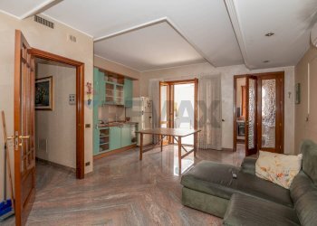 Soggiorno - Casa semi indipendente Via Archimede
 
13, Solarino - foto 16