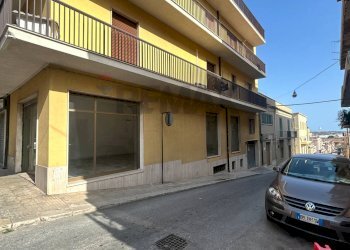 Edificio all\'aperto - Locale Commerciale Via Ferrucci 117, Pachino - foto 3
