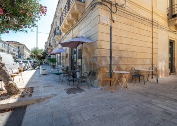 Edificio all\'aperto - Bar Tavola Calda - Fredda armando diaz
33/A, Siracusa - foto 2